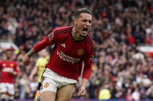 太陽報(bào)：曼聯(lián)隊(duì)友質(zhì)疑安東尼的能力，甚至他對(duì)食堂工作人員的態(tài)度