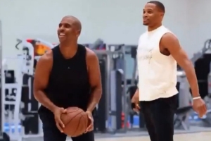 會去火箭嗎？威少近日和保羅一起訓(xùn)練 看著狀態(tài)不錯