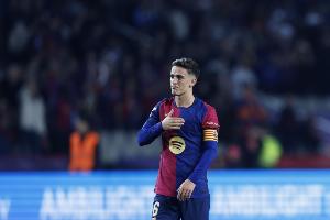 科貝電臺：德拉富恩特致電巴薩中場加維給予安慰，他情緒極度低落