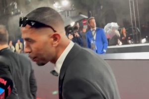 表現(xiàn)搶眼！每體：亞馬爾父親在金球頒獎(jiǎng)禮上度過(guò)了一個(gè)愉快的夜晚