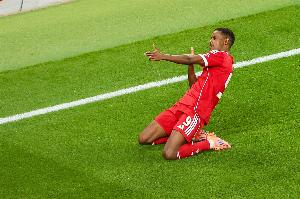 天時(shí)地利人和！1.45億伊薩克斬首球，?；倏巳炯t送標(biāo)王戰(zhàn)勁敵？