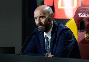 維拉官方：足球總監(jiān)蒙奇離任，羅伯特-奧拉維接任他的職位