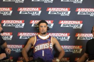 布克：過去2年是生涯最艱難時(shí)刻 不奪冠就是失敗卻連附加賽都沒進(jìn)