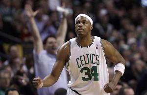 命硬！25年前的今天：皮爾斯被人連捅11刀 隨后的賽季打滿(mǎn)82場(chǎng)