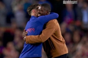 登貝萊社媒曬與加維擁抱照片：希望你早日康復，回到球場享受比賽