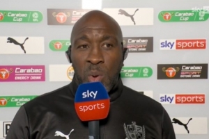 維爾港主帥：我為球員感到驕傲，早早丟球后我們?nèi)匀痪o咬著阿森納