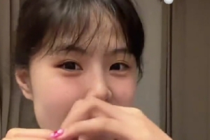 李月汝表演手勢舞：早上好各位 有什么倒忙可以讓我?guī)蛦? >
                                        </div>
                                    </div>
                                                                        <div   id=