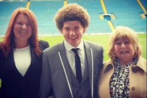 菲利普斯14歲加盟利茲聯(lián)青訓，21歲當核心，26歲4900萬歐加盟曼城