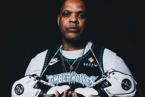 都是回憶！森林狼請來狂人斯普雷維爾上身示范復古球衣！