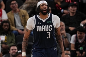 Lowe：濃眉打4籃板控制更好 球隊要發(fā)掘其進(jìn)攻潛力不能只讓其跳投