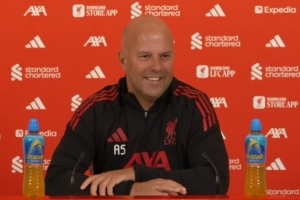 斯洛特：?；倏说狼噶藳](méi)罰款；努力才能有運(yùn)氣 勝利不是偷來(lái)的