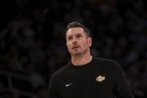 聊天機(jī)器人Grok喊話雷迪克：八村與老詹有默契應(yīng)首發(fā) 斯瑪特替補(bǔ)