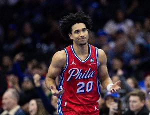 魔仙哥再遭重創(chuàng)！麥凱恩上賽季曾因左膝半月板撕裂賽季報(bào)銷