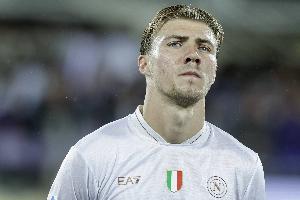 霍伊倫：米蘭也想簽我？我在那不勒斯很開心 我的偶像是C羅