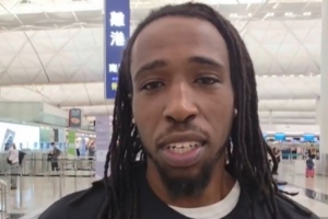 克羅斯踏上返程的航班！中國香港金牛祝他未來一切順利 后會有期