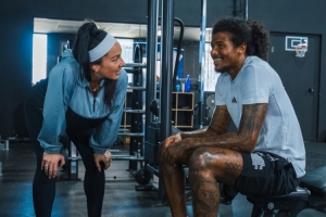 健身教練：杰倫-格林休賽期每周堅持訓練五天 幾乎每次都準時到