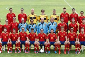 奢侈！巔峰西班牙中場大師如云，馬塔、卡索拉、馬丁內(nèi)斯只能替補