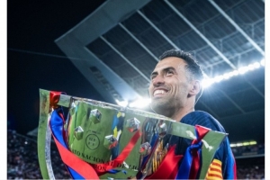 巴薩致敬布斯克茨：我們俱樂(lè)部的傳奇??感謝你的足球