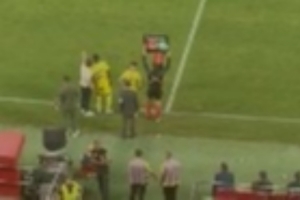 以色列球員所羅門出場被罵“以色列是兇手”，隨后破門助黃潛取勝