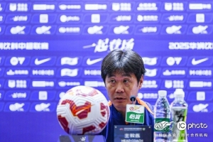 賽前|李霄鵬：明天比賽對(duì)兩隊(duì)都非常困難 希望雙方都發(fā)揮最好水平