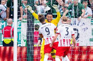 點(diǎn)球殺手！弗賴堡門將連續(xù)5次撲出點(diǎn)球，創(chuàng)德甲歷史記錄