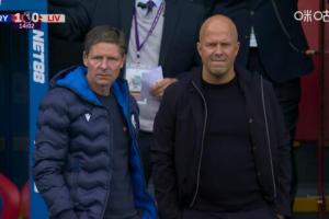 利物浦vs水晶宮看臺球迷出現(xiàn)醫(yī)療狀況，比賽中斷5分鐘后恢復(fù)