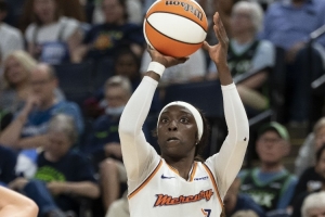 發(fā)揮神勇！卡利亞-庫(kù)珀上半場(chǎng)9投8中&三分2中1攻下17分1板2助