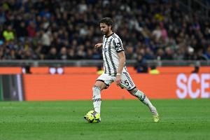 意媒：維拉、狼隊(duì)和西漢姆聯(lián)有意洛卡特利，球員身價(jià)約3000萬(wàn)歐