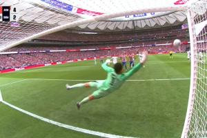 阿爾瓦雷斯直接任意球破門！馬競4-2領(lǐng)先皇馬！