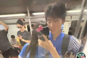 穿申花球衣被批，海港梯隊(duì)小將致歉：對(duì)不起，我會(huì)努力用行動(dòng)贖罪