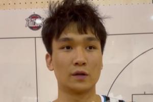 我采訪到了龍獅籃球俱樂部的管子煜 他對(duì)NBA季前賽之旅有何期待呢