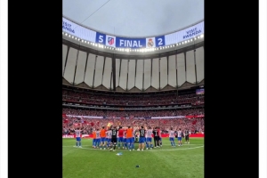 全場(chǎng)沸騰！馬競(jìng)官推放出該隊(duì)5-2擊敗皇馬后慶祝的視頻