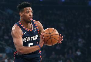 名記：小丹尼斯-史密斯和厄爾與獨行俠均簽Exhibit 9非保障合同