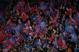 焦點(diǎn)大戰(zhàn)！法媒：大巴黎2600名球迷隨隊(duì)遠(yuǎn)征巴塞羅那，客隊(duì)票售罄