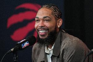 巴恩斯談?dòng)⒏窭罚核乾F(xiàn)象級(jí)的球員 能給我們帶來很多幫助