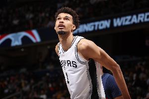 血栓問題解決！米奇-約翰遜：文班將以完全健康的狀態(tài)參加訓(xùn)練營