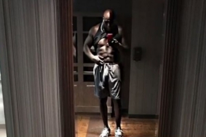 奧胖：若遇到身價(jià)6000億阿拉伯公主 我會(huì)練出精壯肌肉來讓她滿意