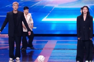 誰更有范兒？郭艾倫與王思雨臺上大跳《刀馬刀馬》