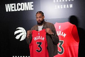 鶯歌：我喜歡在肘區(qū)接球后仰跳投 人們低估了我的傳球能力