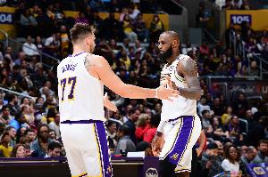 詹姆斯談東契奇減重：天哪！我也得開始他的訓(xùn)練計劃了