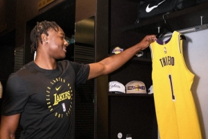 湖人新秀阿杜：膝蓋沒完全康復&還有腫脹 暫時不能參加訓練營