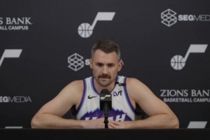 頭發(fā)白了！樂福：隊友都叫我老哥或叔叔  我欣然接受這種稱謂