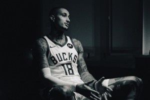 又一個(gè)國(guó)產(chǎn)品牌代言人？庫(kù)茲馬媒體日上腳國(guó)產(chǎn)球鞋！