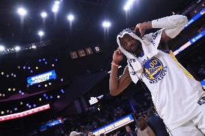 球隊(duì)讓步！勇士給庫(kù)明加提供的新合同比最初總額提高了800萬(wàn)美元