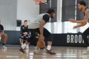 一年600萬美元資質(zhì)報價簽約籃網(wǎng)！卡梅隆-托馬斯在訓練營咔咔亂殺