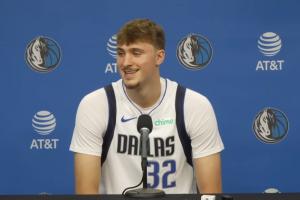 弗拉格：我叫隊(duì)內(nèi)所有人大叔 想讓他們覺(jué)得自己很老??