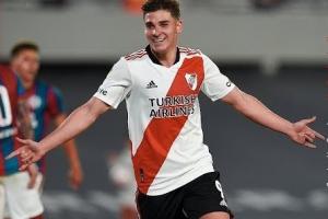 河床殺器！21歲時(shí)小蜘蛛46場(chǎng)24球15助全歐瘋搶，曼城2140萬(wàn)歐預(yù)定