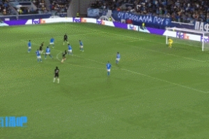 擋不住！??凱恩連過數(shù)人雙響賽季已進(jìn)17球，拜仁4球領(lǐng)先