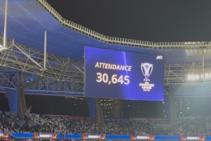 破3萬，申花本場亞冠現(xiàn)場觀眾人數(shù)為30645人