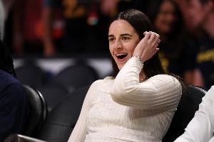 搶五大戰(zhàn)不敵王牌無緣總決賽！克拉克鼓勵狂熱：滿滿的驕傲 ??